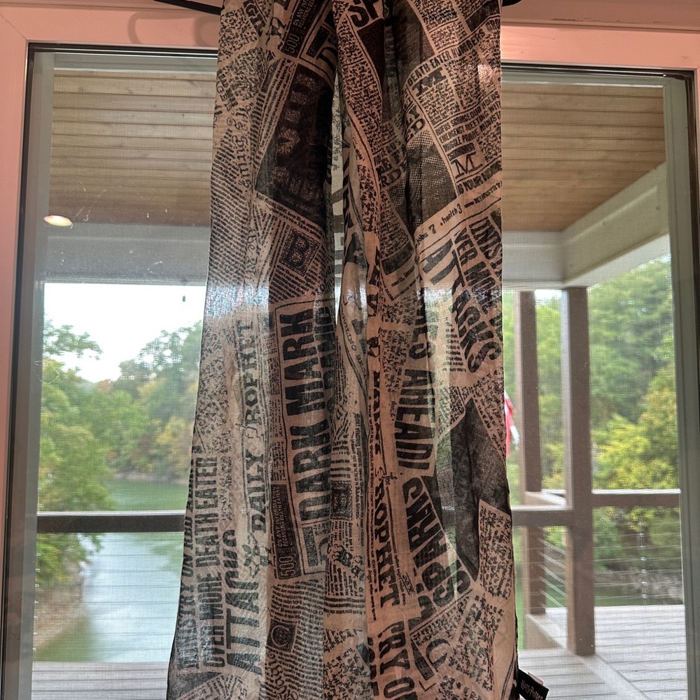 HARRY POTTER ‘The Daily Prophet’ Scarf-OS